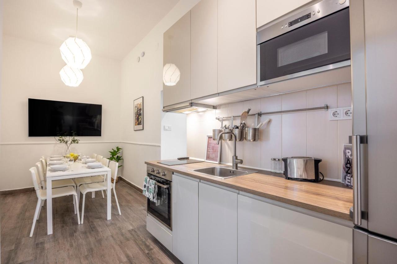 Central Grand Apartment With 5Bedrm 2Bathroom Budapest Extérieur photo