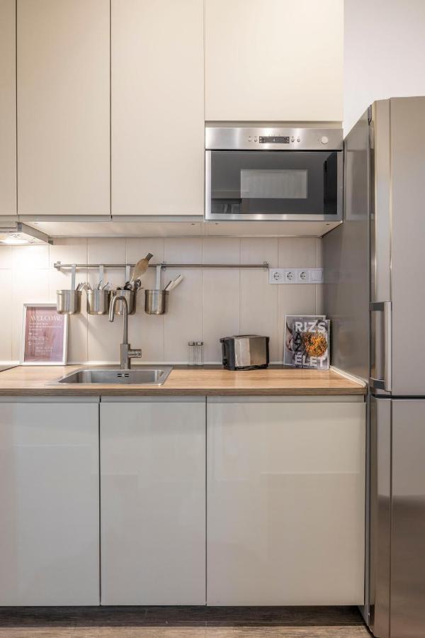 Central Grand Apartment With 5Bedrm 2Bathroom Budapest Extérieur photo